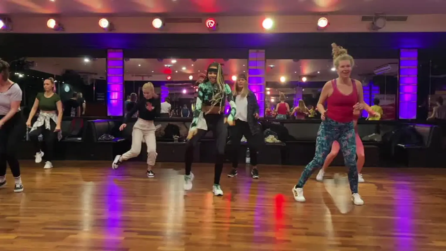 afro dance, afrobeat Mainz, afro dance Mainz, Afrohouse, Learn afro, afro dance germany, beginner class, Afro Kurse, Afro Tanzschule, 